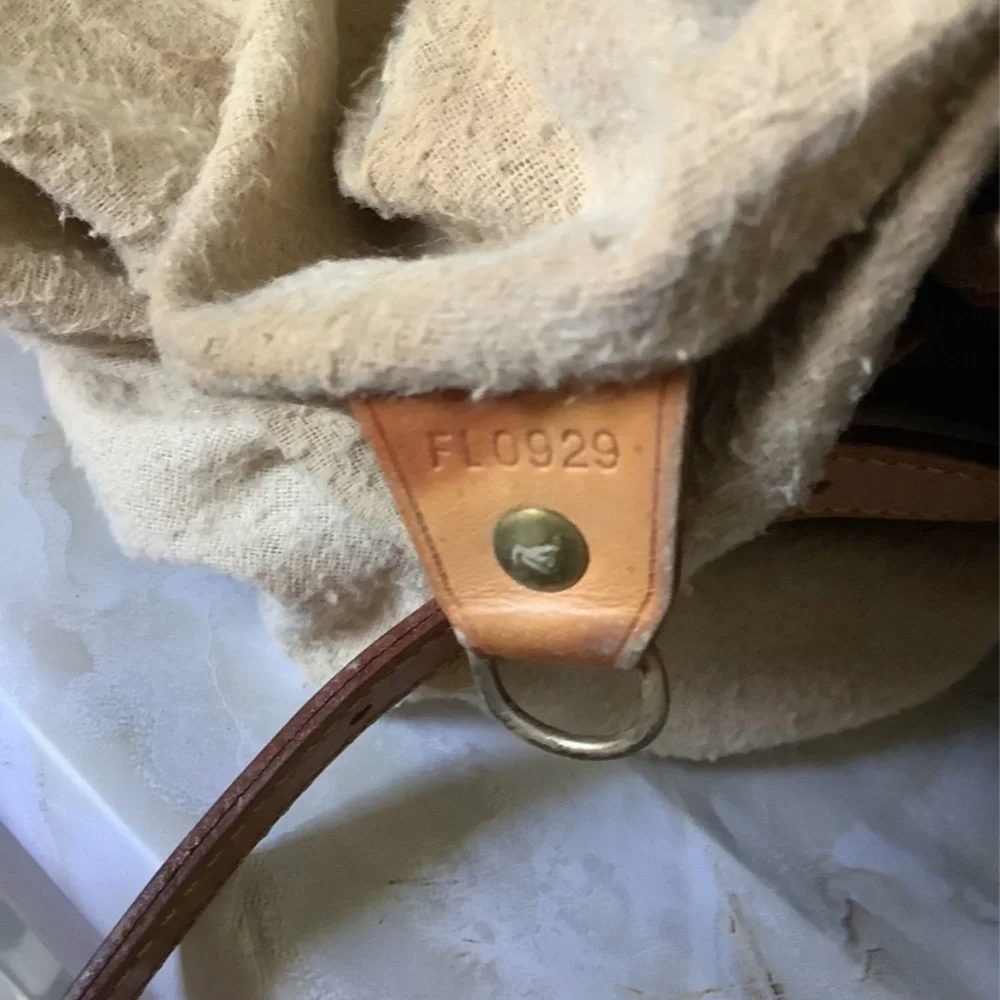 Louis Vuitton Monogram Canvas Tote Bag - Picture 6 of 10